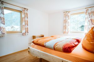 schlafzimmer, ferienwohnung 2, unterkunft montafon